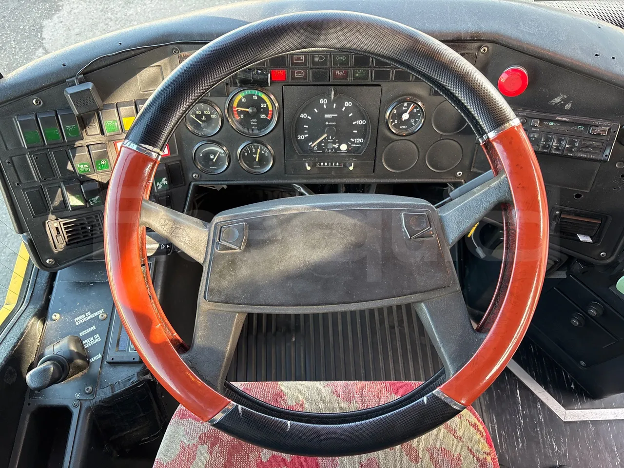 Setra S315 UL-EUR2-12m-185Kw - steering wheel photo