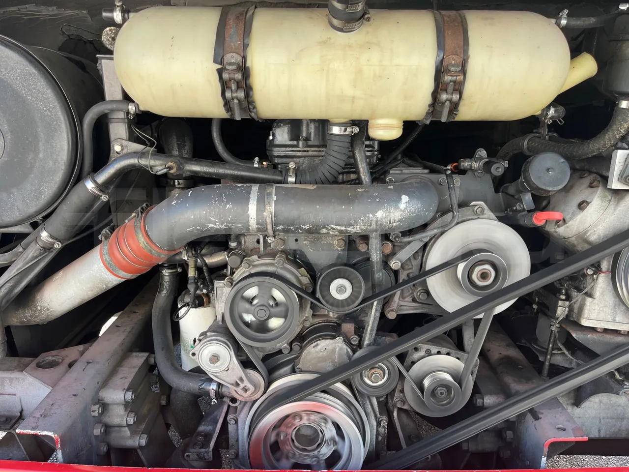 Scania 114B4X2 K114B4X2 - Euro3 - 280 kW - 12.920mt - engine plate photo