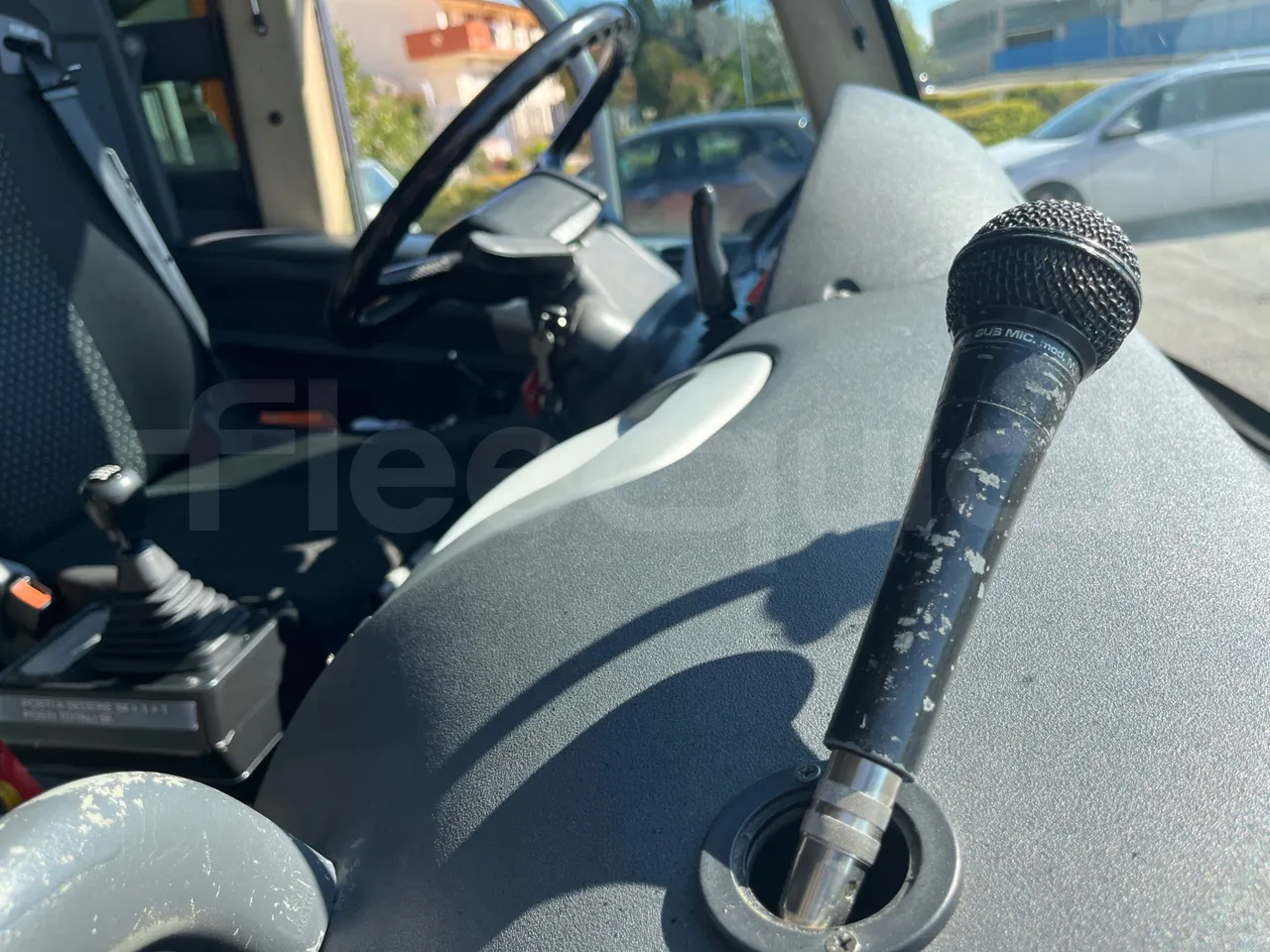 Scania 114B4X2 K114B4X2 - Euro3 - 280 kW - 12.920mt - hostes microphone accessories photo