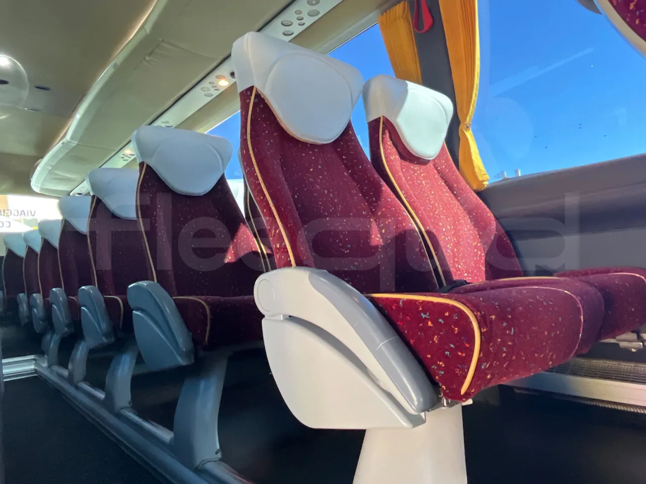 Scania 114B4X2 K114B4X2 - Euro3 - 280 kW - 12.920mt - single seat detail