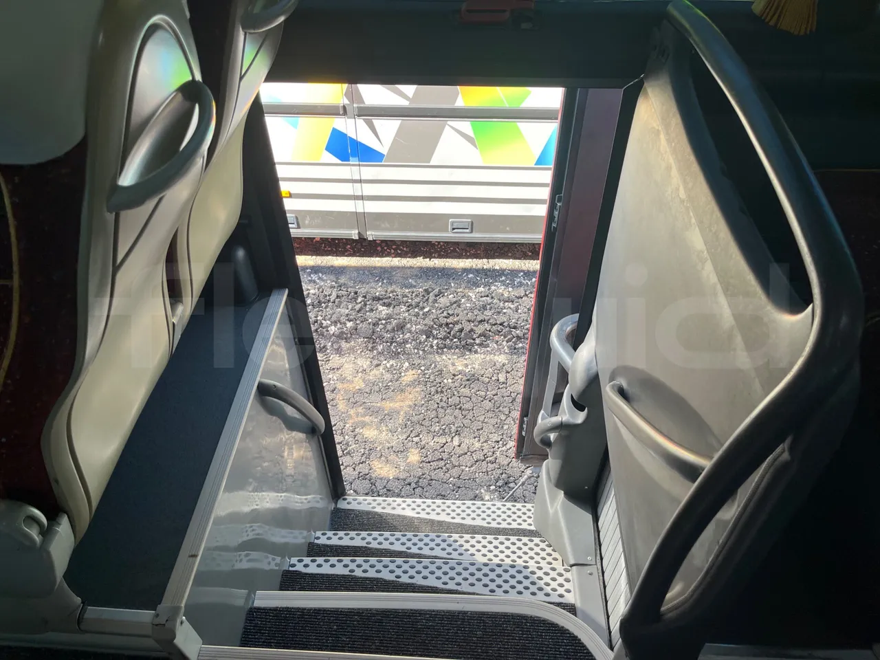 Scania 114B4X2 K114B4X2 - Euro3 - 280 kW - 12.920mt - disabled area photo