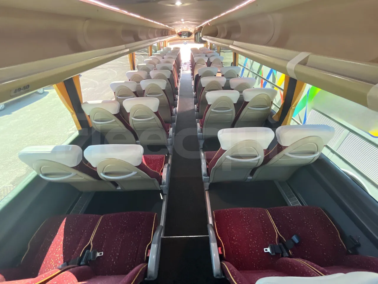 Scania 114B4X2 K114B4X2 - Euro3 - 280 kW - 12.920mt - forward view middle aisle