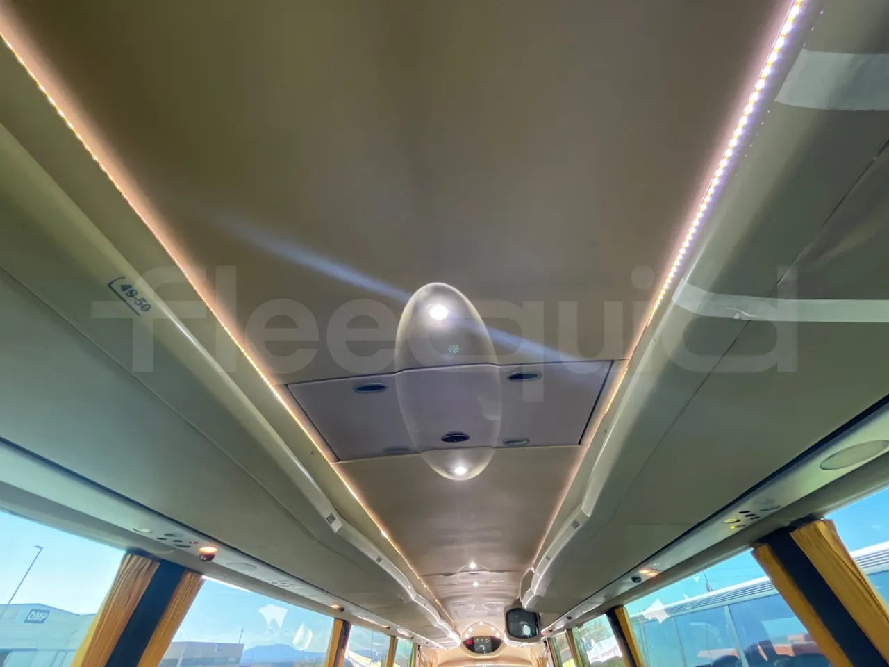 Scania 114B4X2 K114B4X2 - Euro3 - 280 kW - 12.920mt - overhead compartments photo