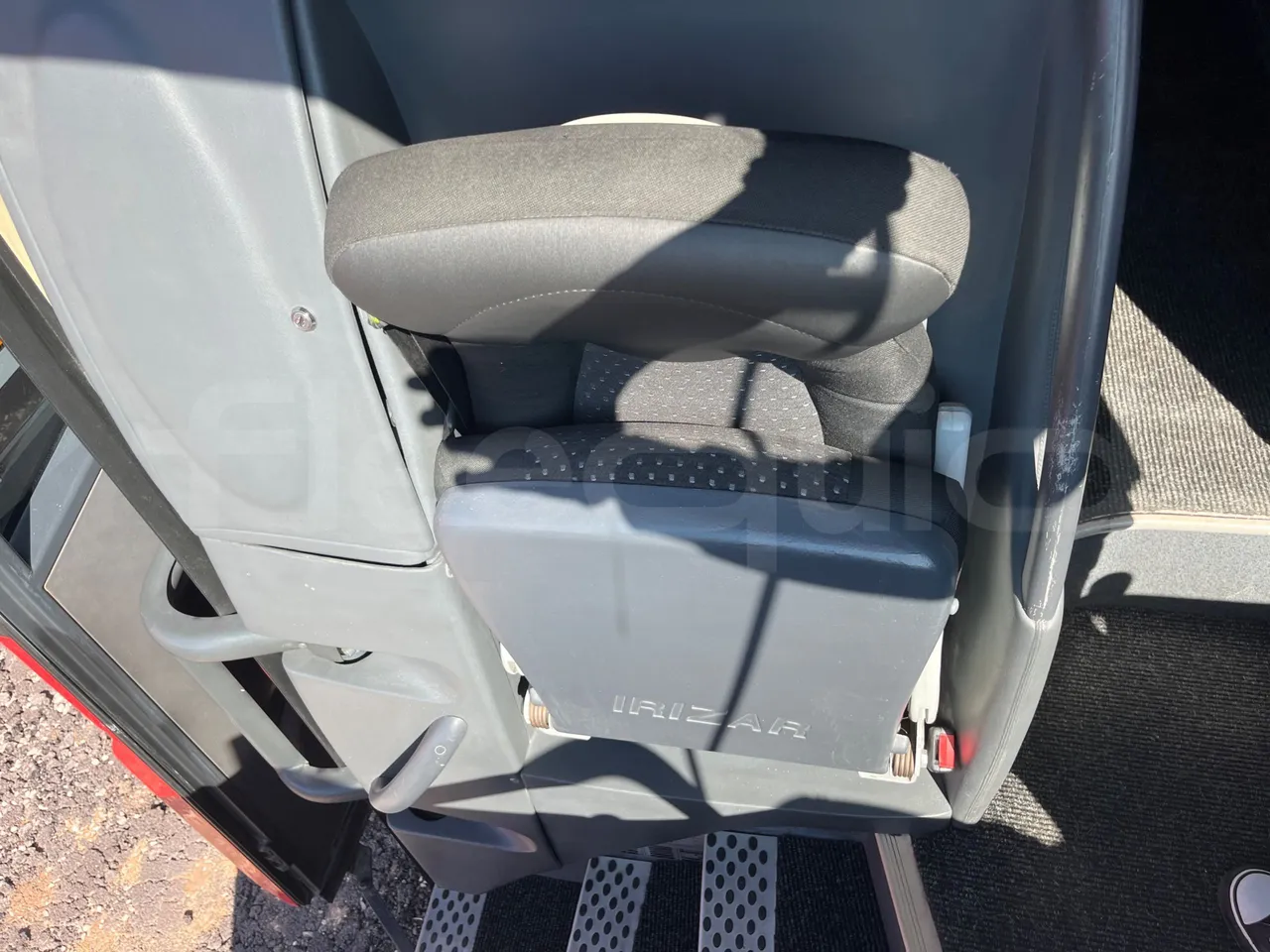 Scania 114B4X2 K114B4X2 - Euro3 - 280 kW - 12.920mt - hostess seat photo