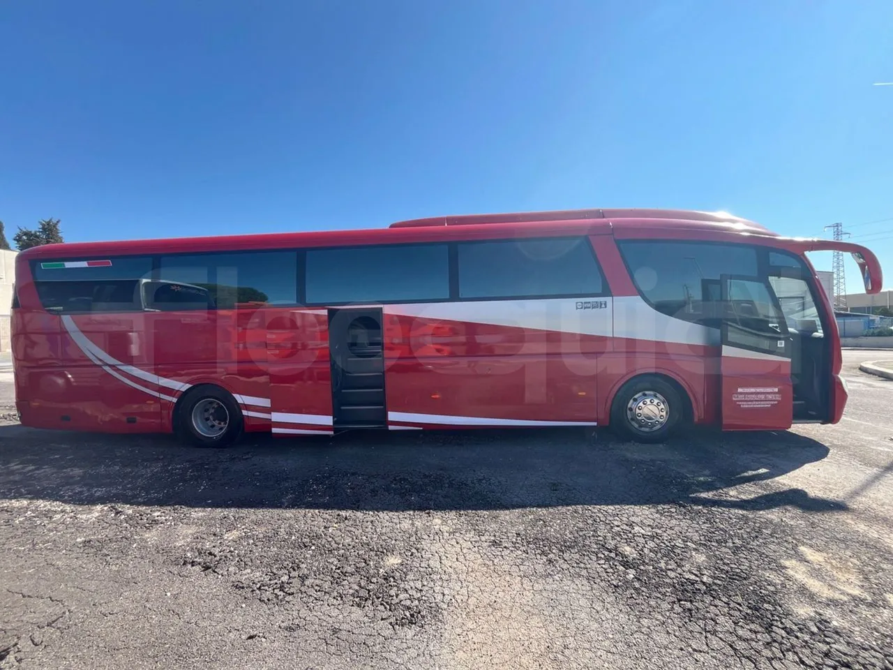 Scania 114B4X2 K114B4X2 - Euro3 - 280 kW - 12.920mt - right side doors open