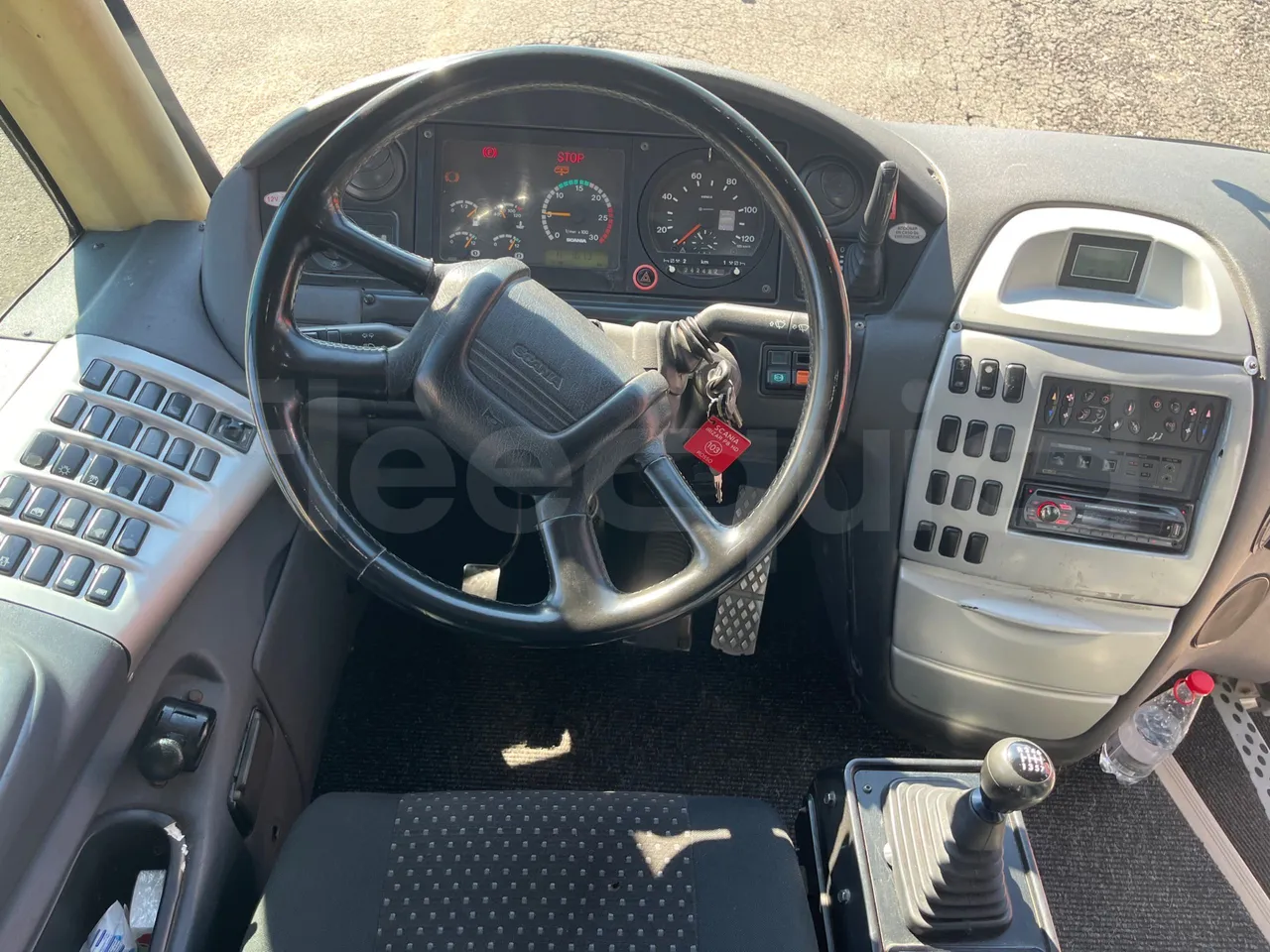 Scania 114B4X2 K114B4X2 - Euro3 - 280 kW - 12.920mt - steering wheel photo