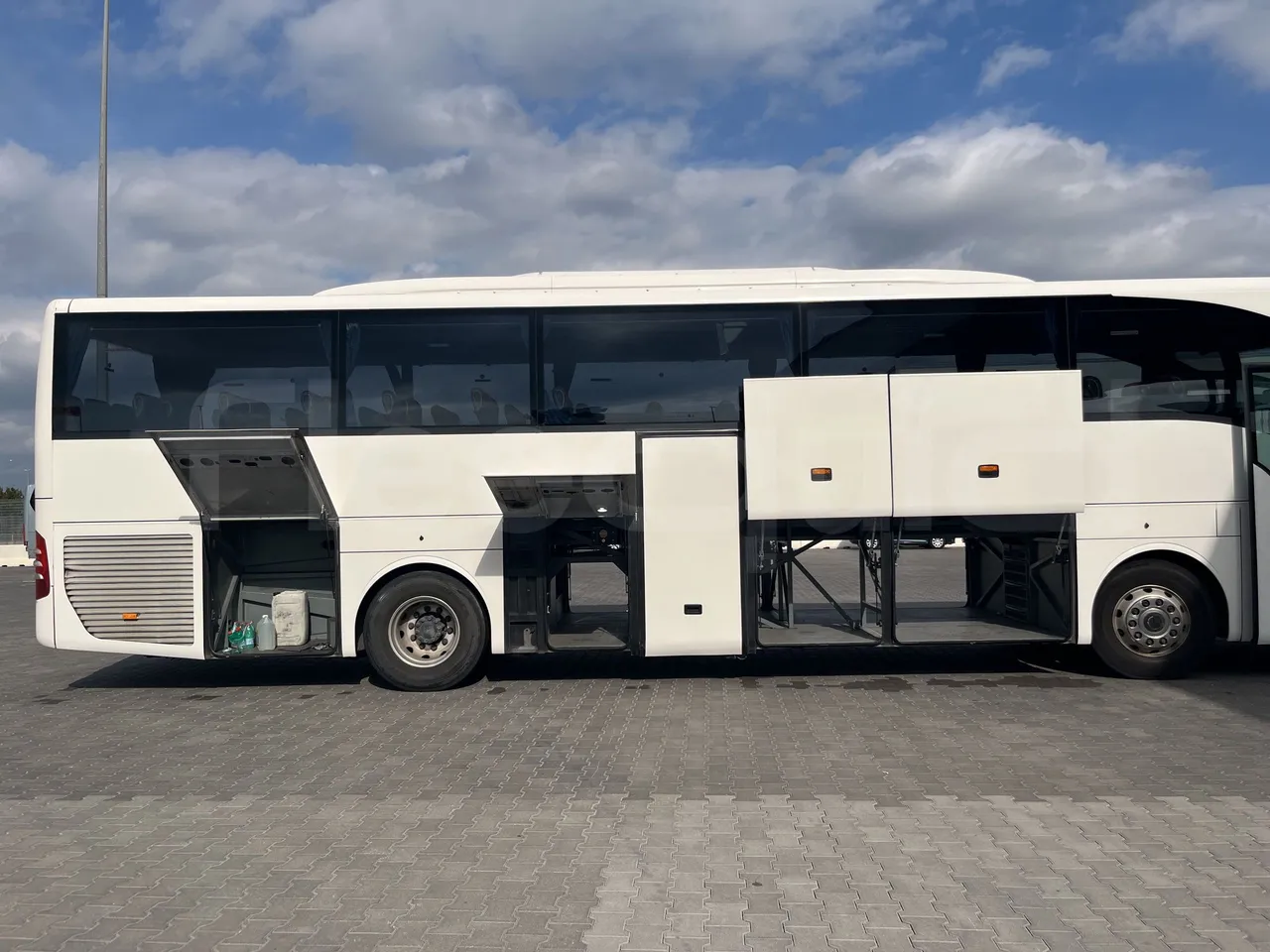 Mercedes-Benz Tourismo - Image
