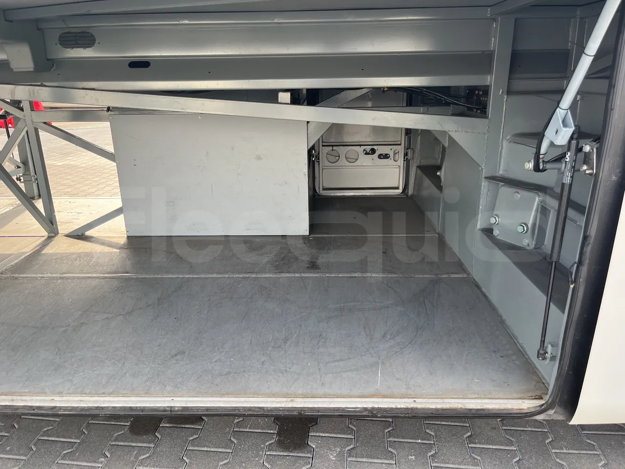 Mercedes-Benz Tourismo - Driver's Bunk