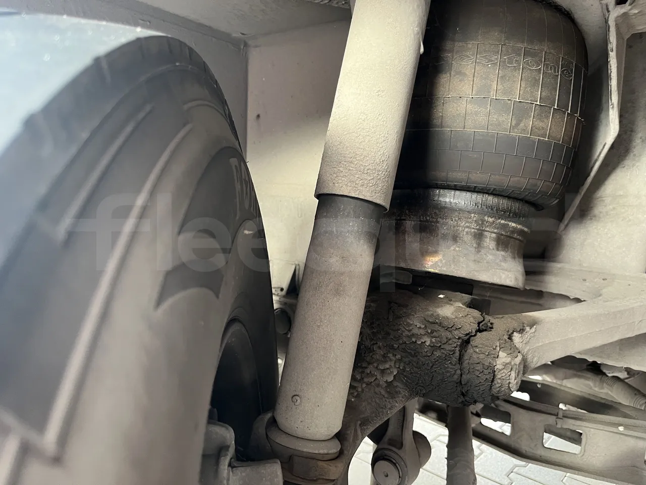 Mercedes-Benz Tourismo - First Axle Shock Absorbers Right Side