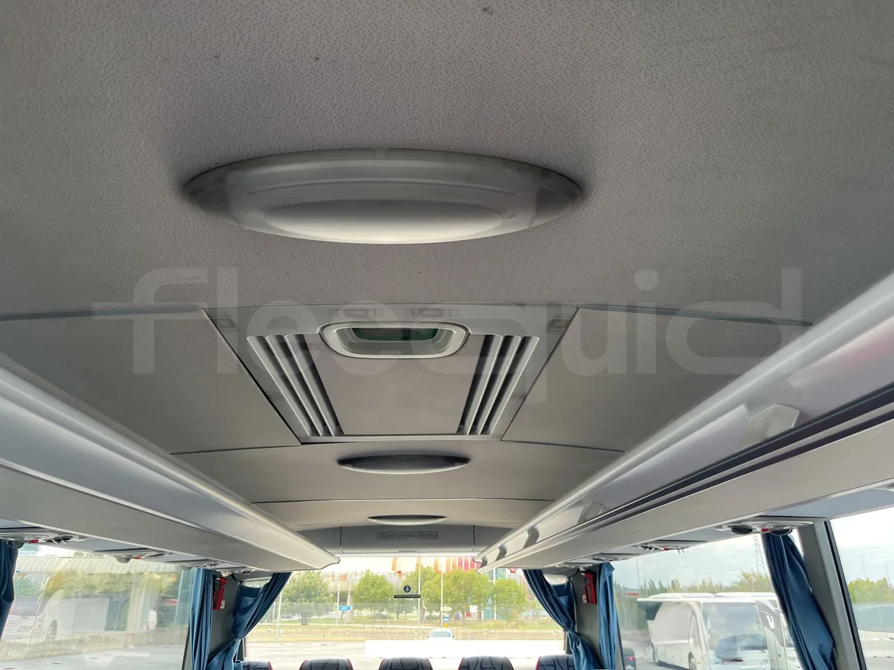 Mercedes-Benz Tourismo - Roof Hatch 2