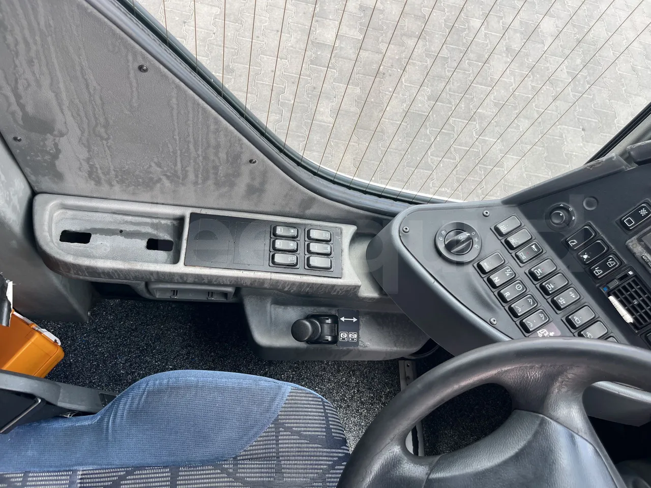 Mercedes-Benz Tourismo - Onboard Device 3 Left Side