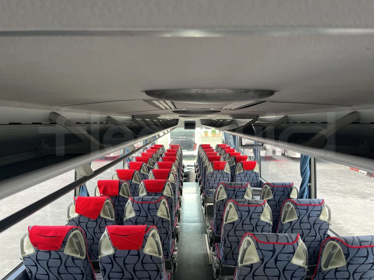 Mercedes-Benz Tourismo - Overhead Compartments