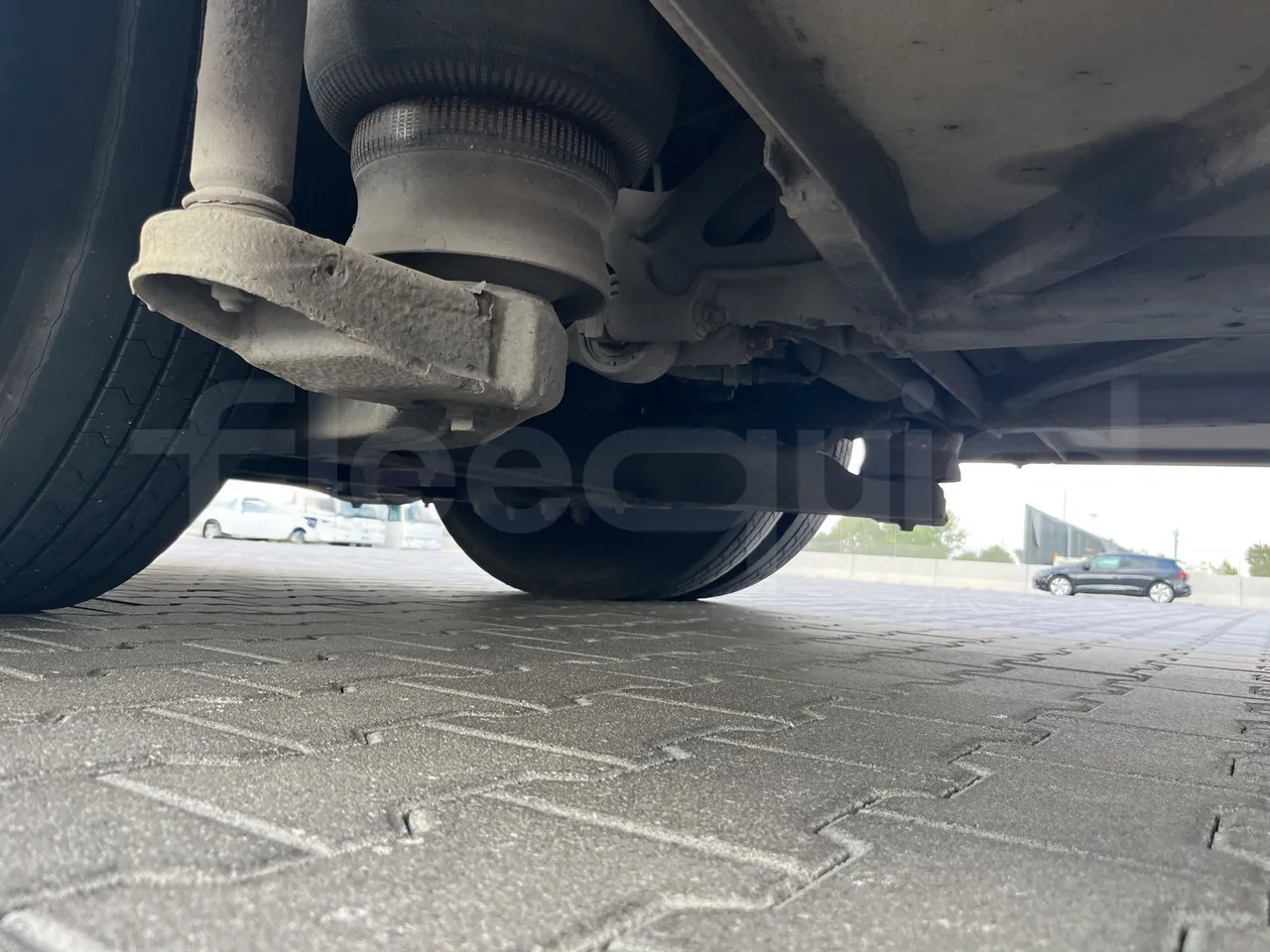 Mercedes-Benz Tourismo - Second Axle Left Side