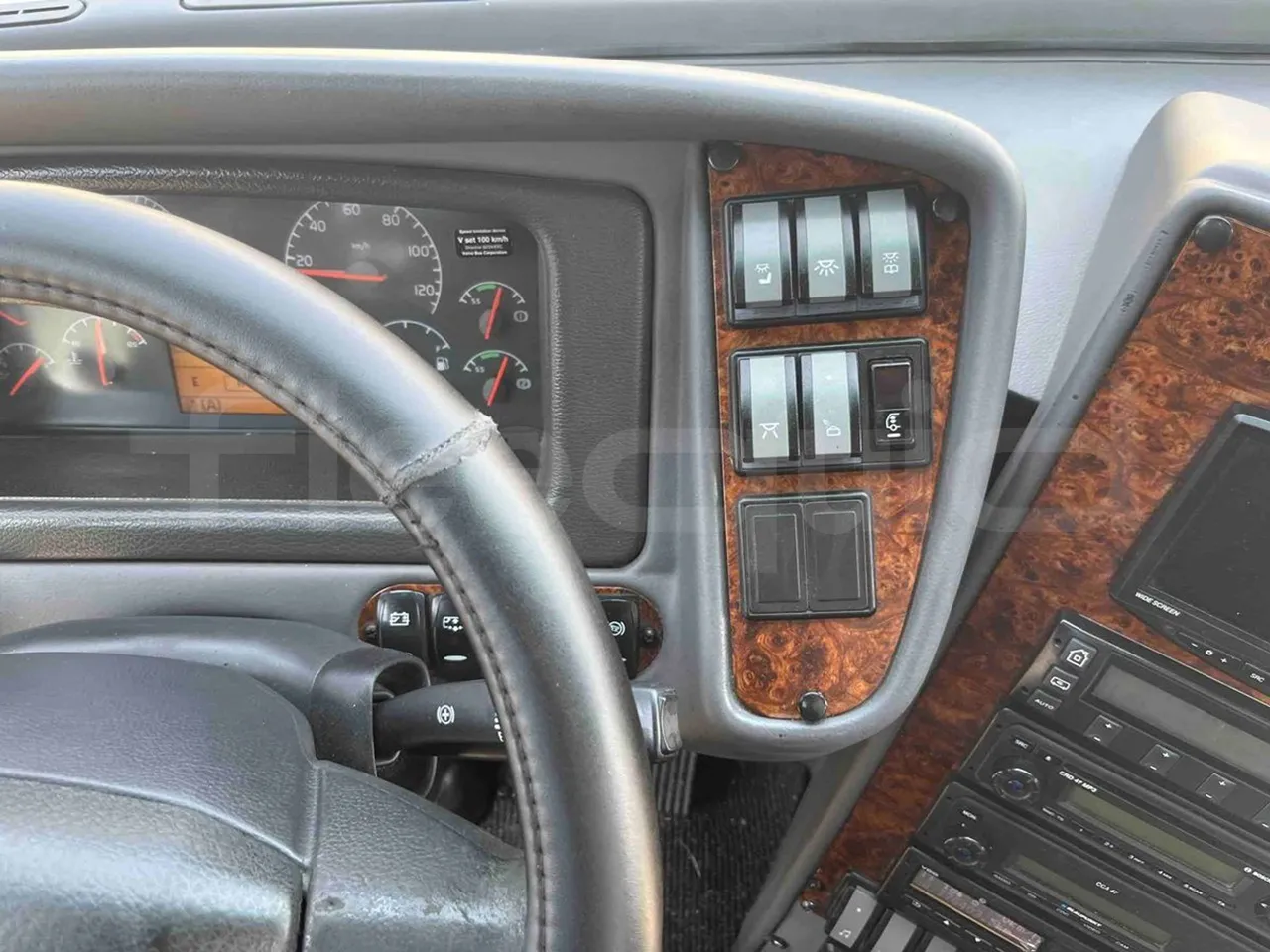Volvo Barbi Genesis - onboard devices 1