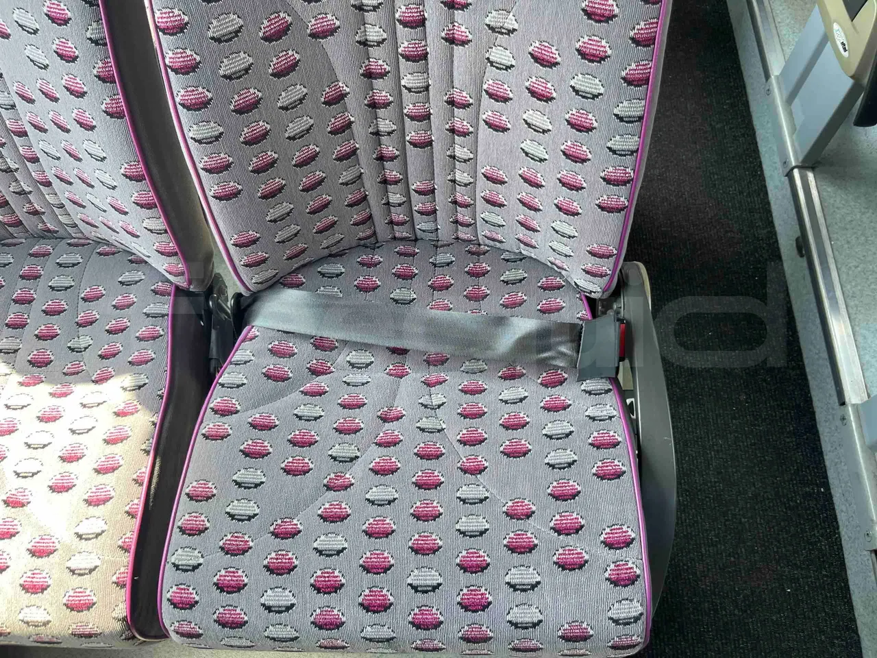 Volvo Barbi Genesis - central seat safety belt