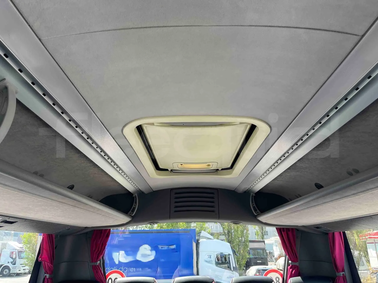 Volvo Barbi Genesis - roof hatch 2