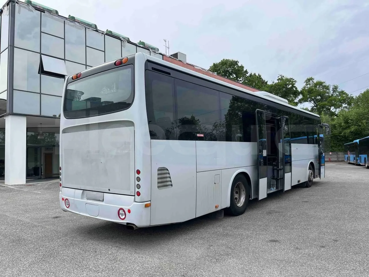 Iveco Crossway SFR160 - Euro5 - 280KW - 11.955mt - 3/4 right rear doors open