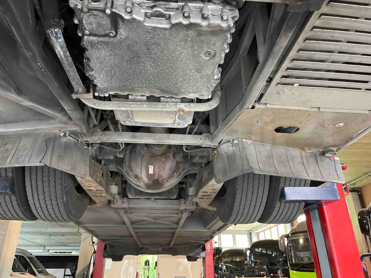 Iveco Crossway SFR160 - Euro5 - 280KW - 11.955mt - central axle (18m)