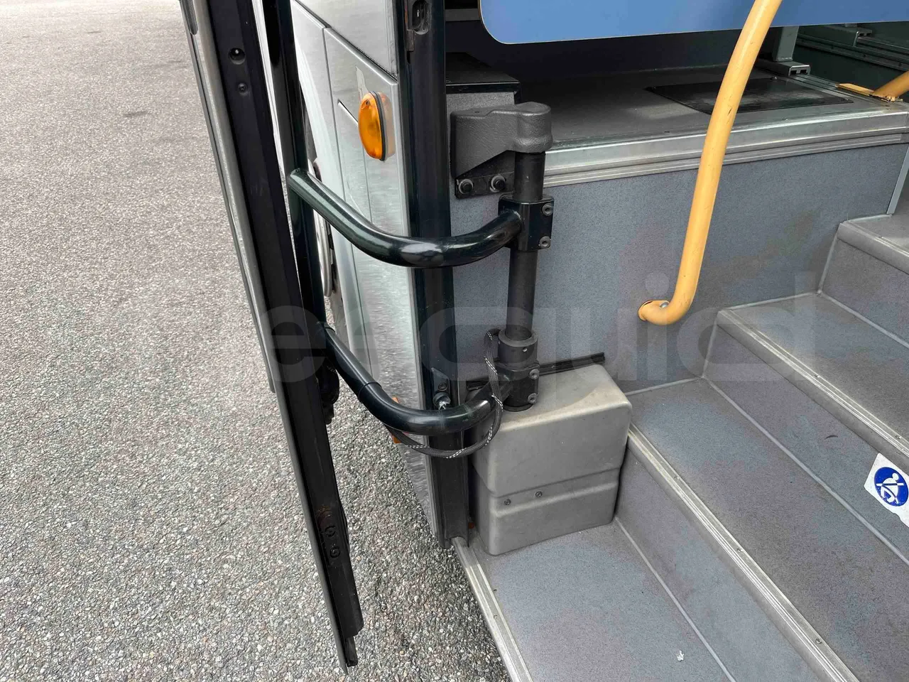 Iveco Crossway SFR160 - Euro5 - 280KW - 11.955mt - door mechanism photo