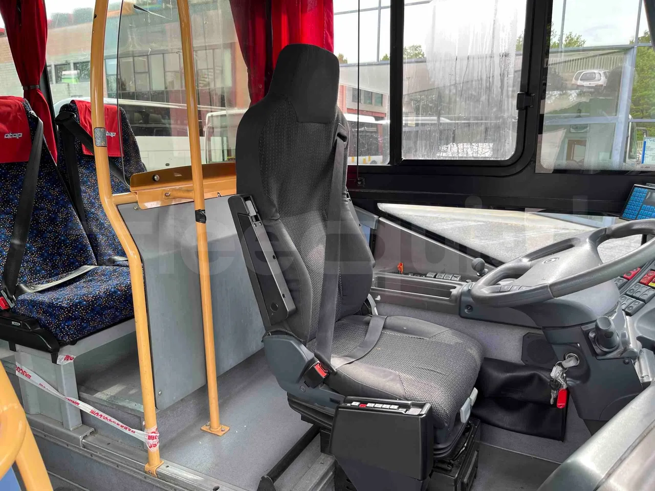 Iveco Crossway SFR160 - Euro5 - 280KW - 11.955mt - driver's seat photo