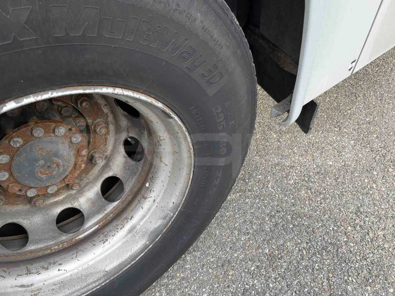 Iveco Crossway SFR160 - Euro5 - 280KW - 11.955mt - tread condition front tires right