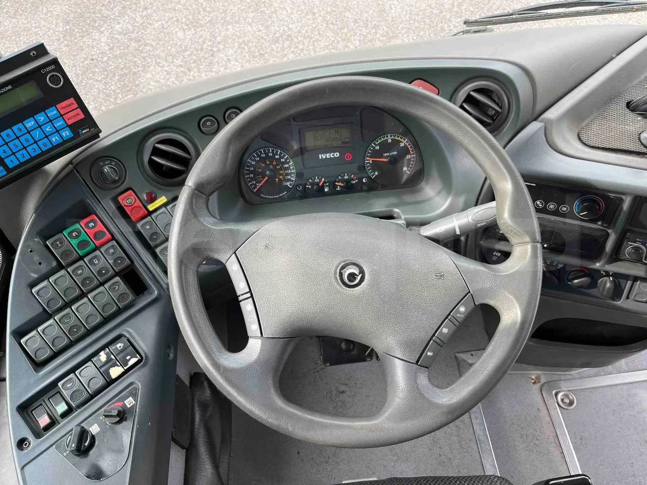 Iveco Crossway SFR160 - Euro5 - 280KW - 11.955mt - steering wheel photo