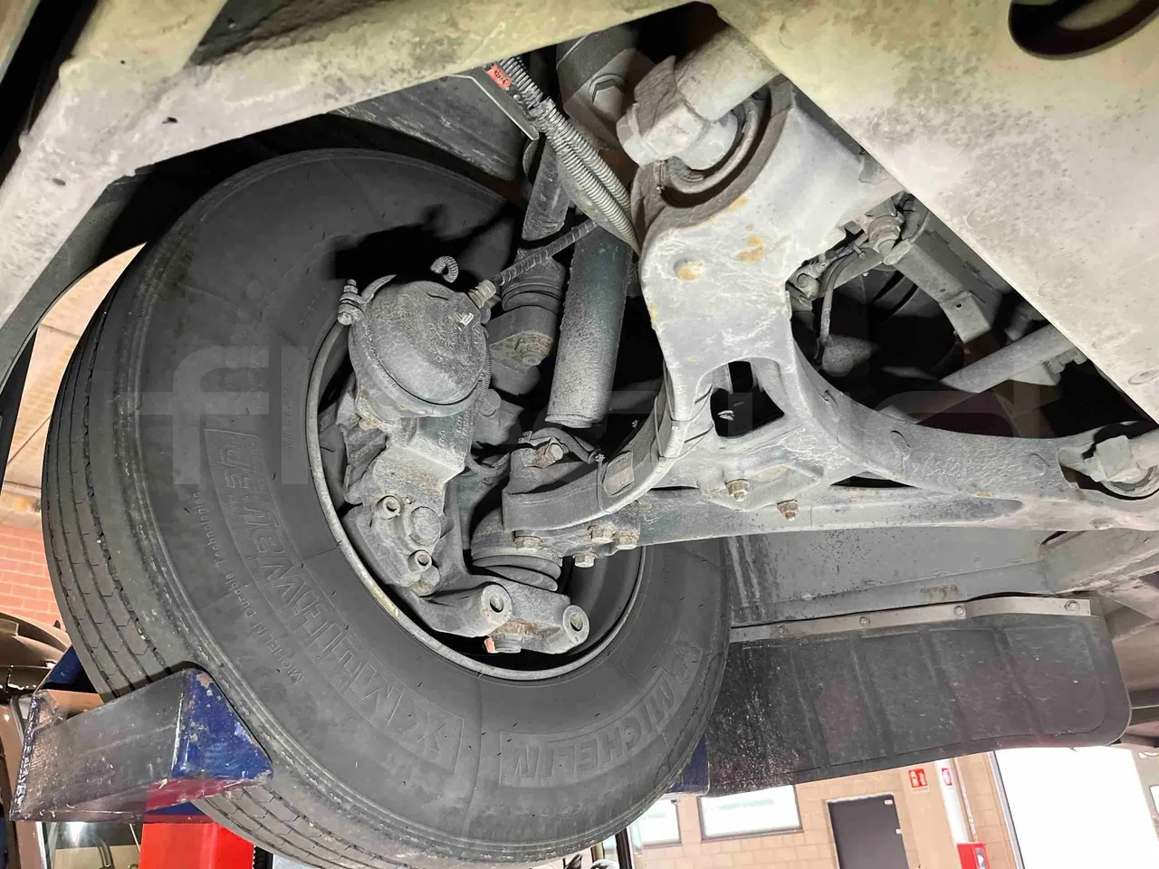 Iveco Crossway SFR160 - Euro5 - 280KW - 11.955mt - front axle right side