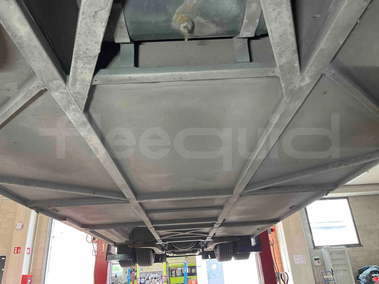 Iveco Crossway SFR160 - Euro5 - 280KW - 11.955mt - central undercarriage photo