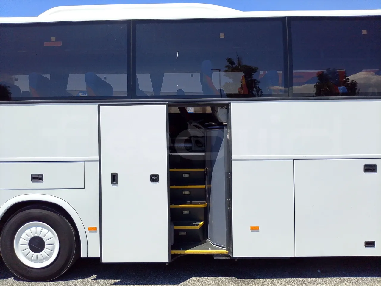 Scania KIB-LIB K124IB - EUR3 - 309kW - 13.752m - front door 2 open