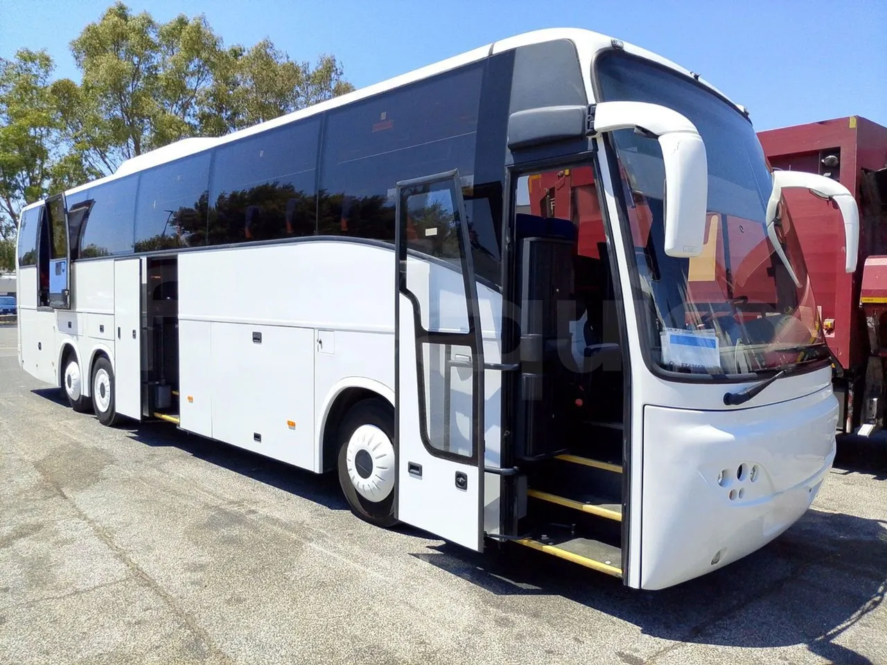 Scania KIB-LIB K124IB - EUR3 - 309kW - 13.752m - 3/4 right front doors open