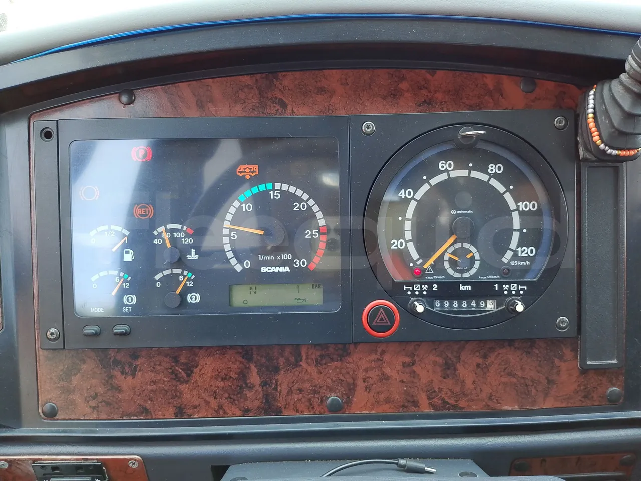 Scania KIB-LIB K124IB - EUR3 - 309kW - 13.752m - dashboard lights on