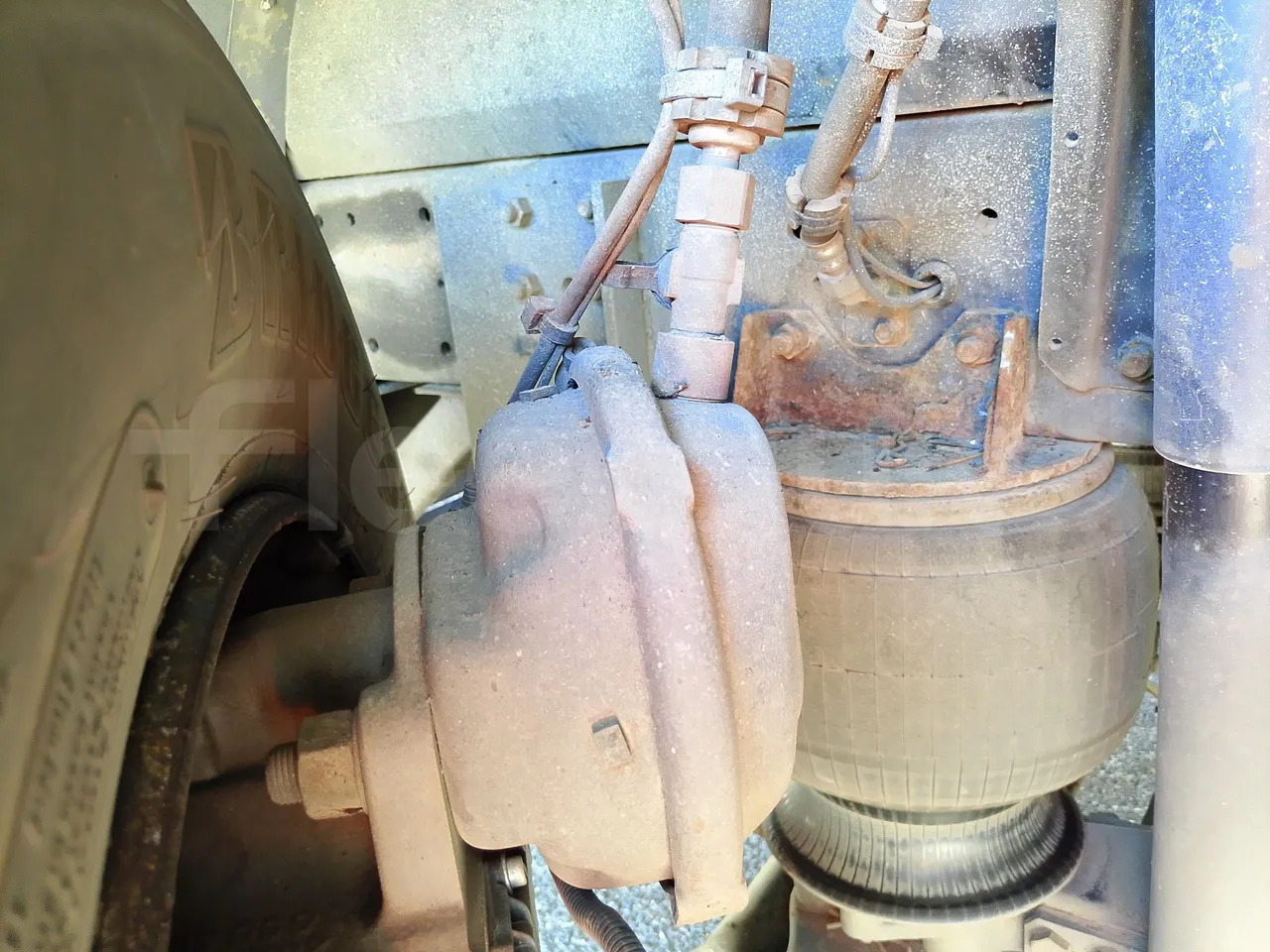 Scania KIB-LIB K124IB - EUR3 - 309kW - 13.752m - front brake calipers right