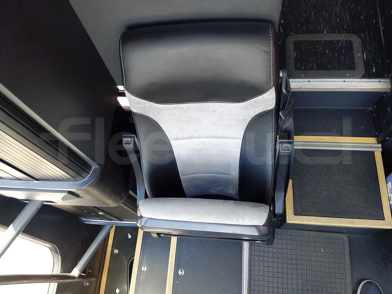 Scania KIB-LIB K124IB - EUR3 - 309kW - 13.752m - hostess seat photo