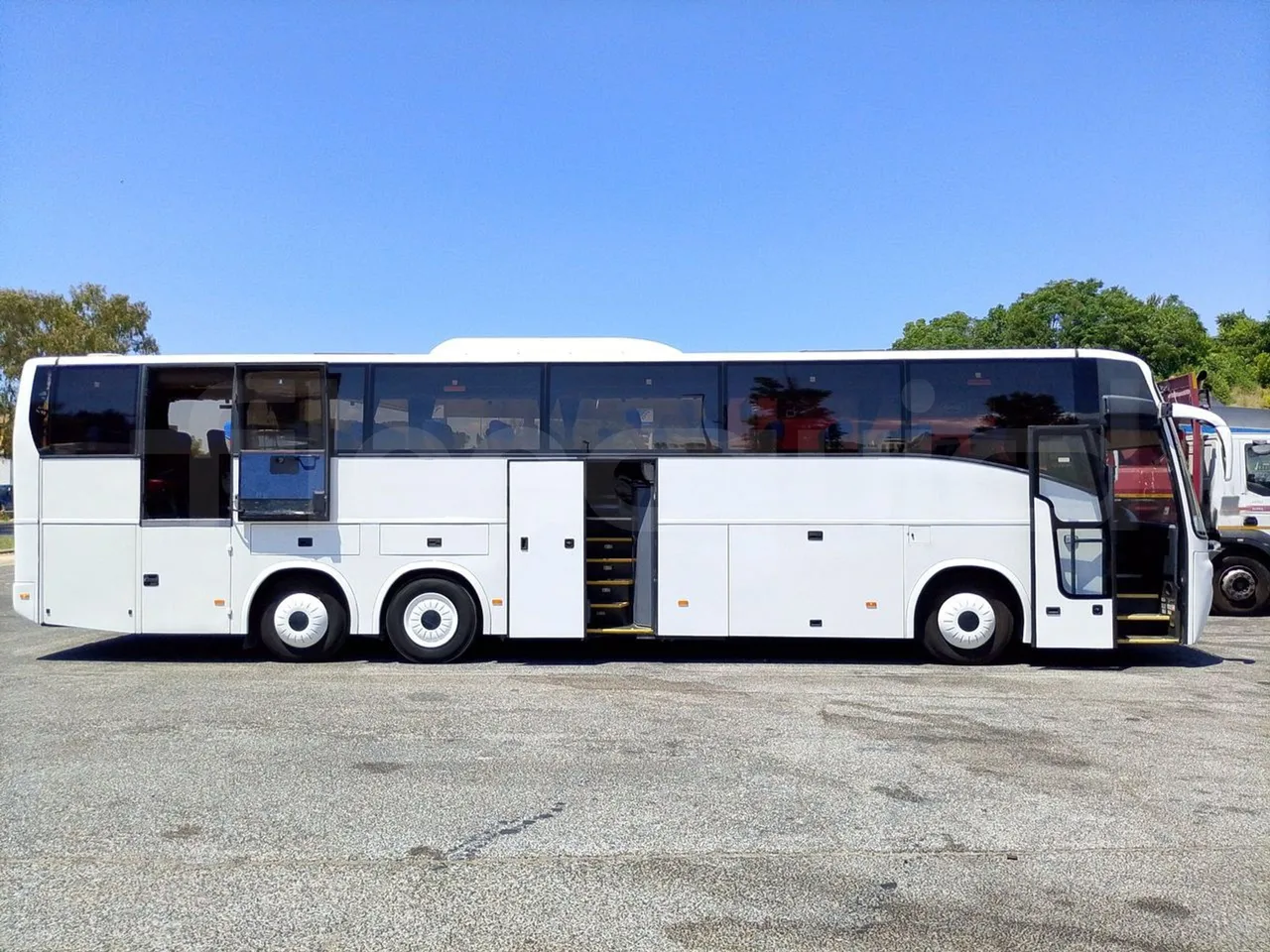Scania KIB-LIB K124IB - EUR3 - 309kW - 13.752m - right side doors open