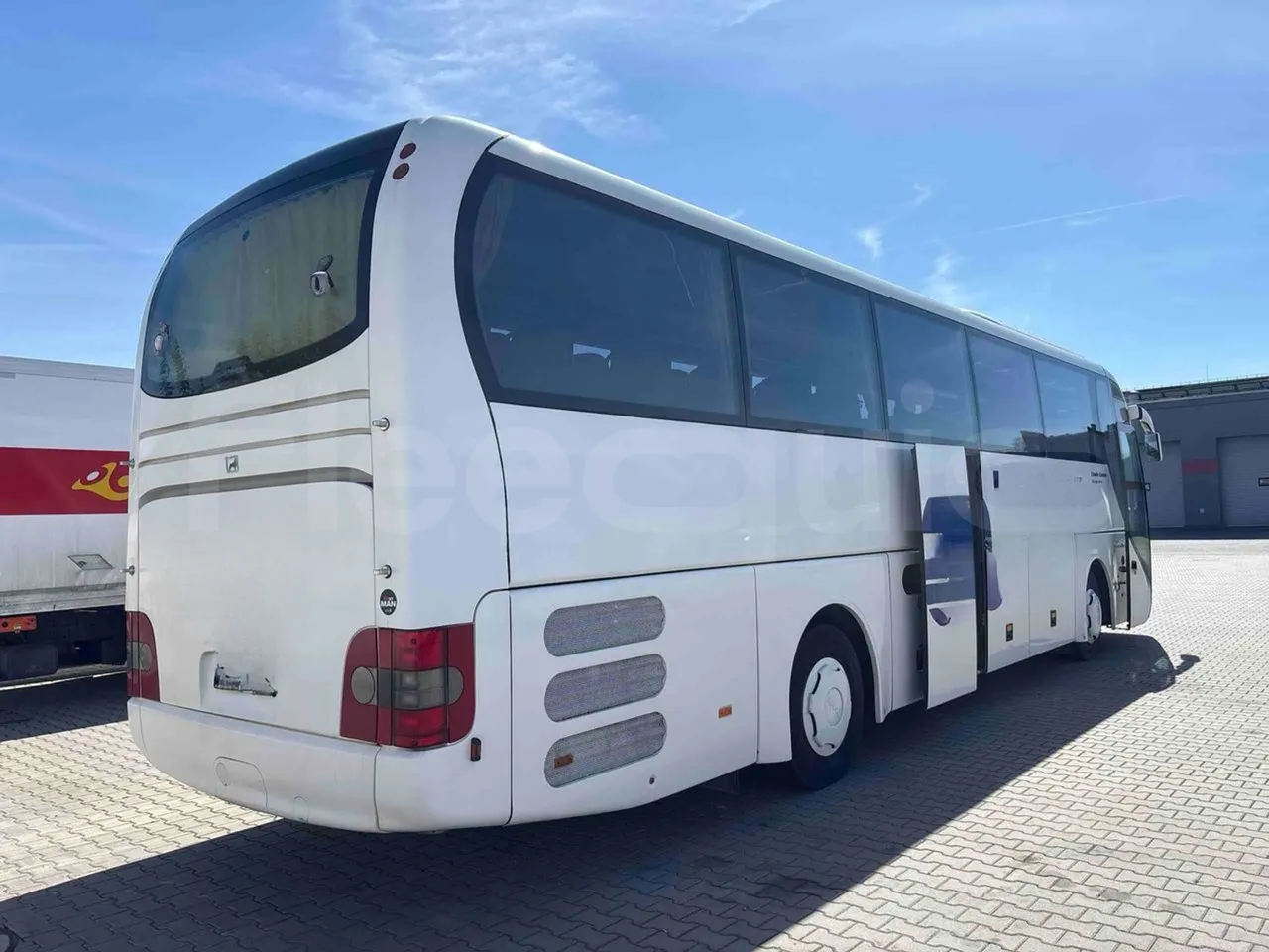 Man Lion's Coach B.2007 - EUR5 - 294kW - 12.000m - 3/4 right rear doors open