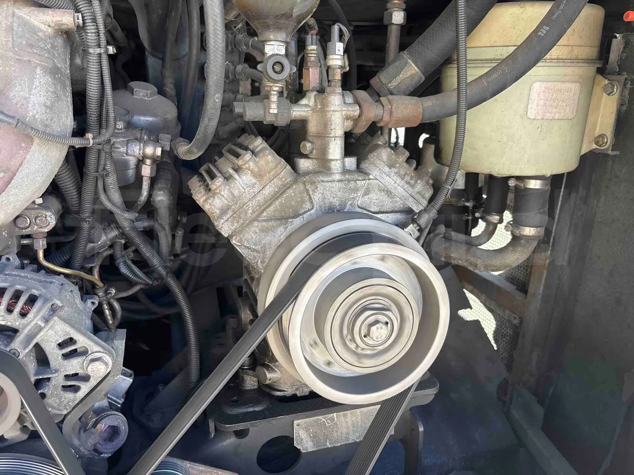 Man Lion's Coach B.2007 - EUR5 - 294kW - 12.000m - air conditioning compressor