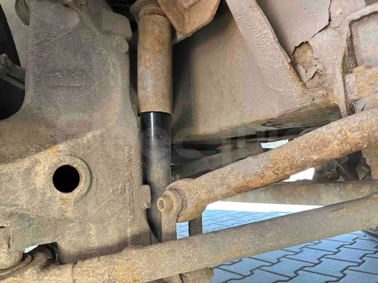 Man Lion's Coach B.2007 - EUR5 - 294kW - 12.000m - front shock absorbers left