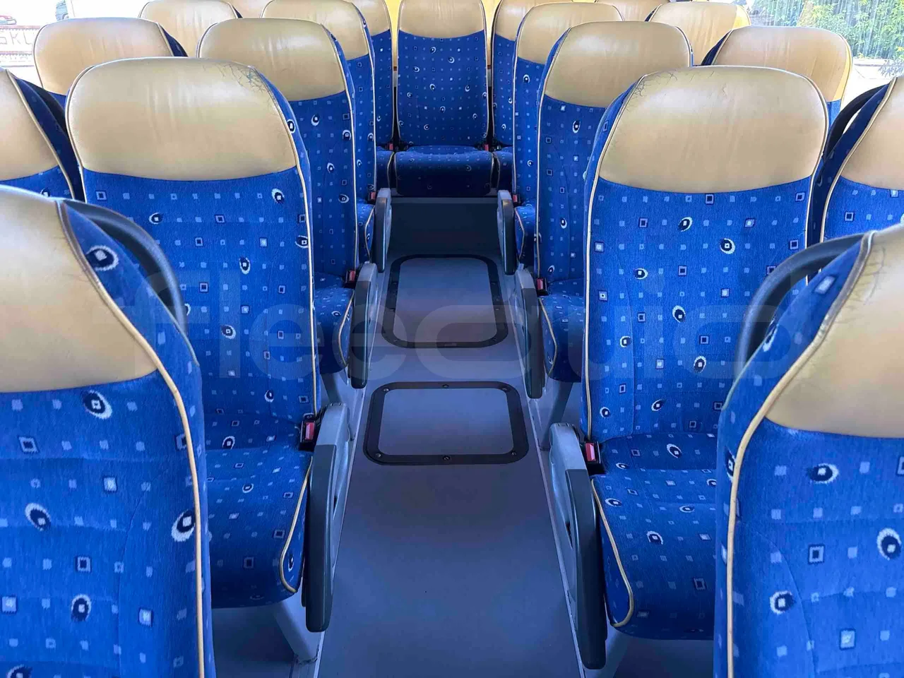 Man Lion's Coach B.2007 - EUR5 - 294kW - 12.000m - floor hatches photo