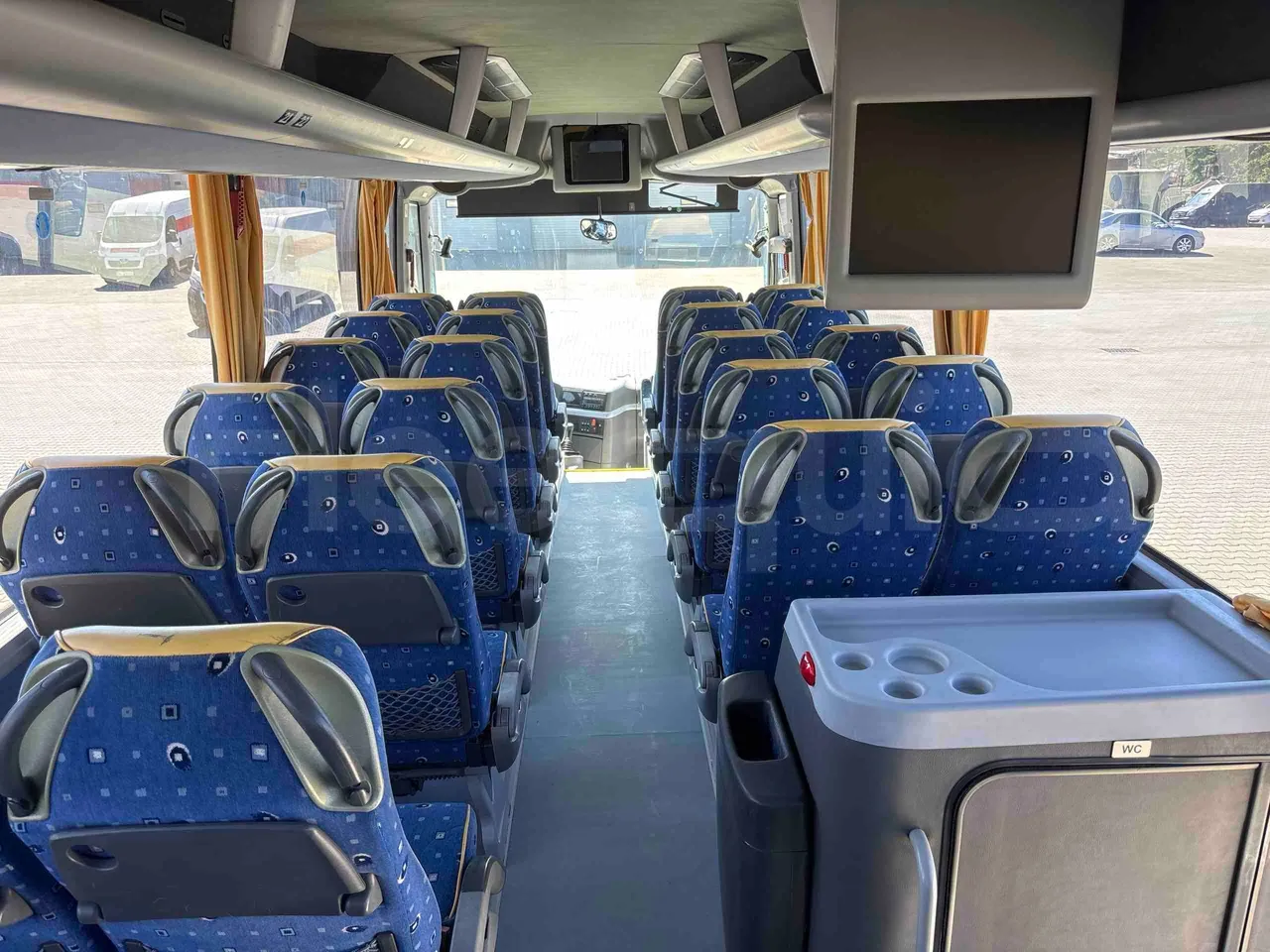 Man Lion's Coach B.2007 - EUR5 - 294kW - 12.000m - forward view middle aisle