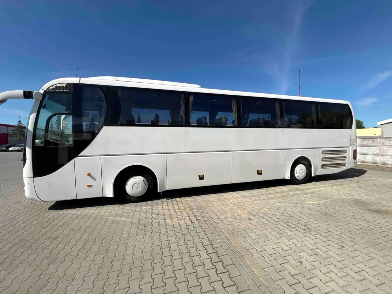 Man Lion's Coach B.2007 - EUR5 - 294kW - 12.000m - left side photo