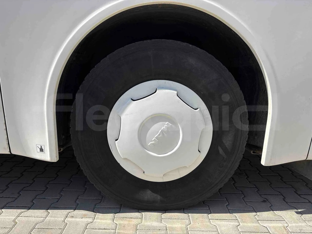 Man Lion's Coach B.2007 - EUR5 - 294kW - 12.000m - rear left tire photo