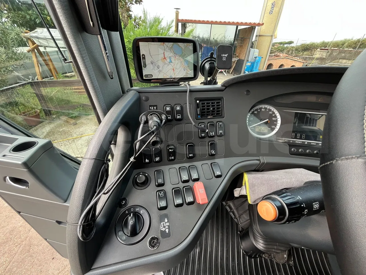 Setra S415 HD - EUR5 - 315kW - 12.2m - command unit indicators