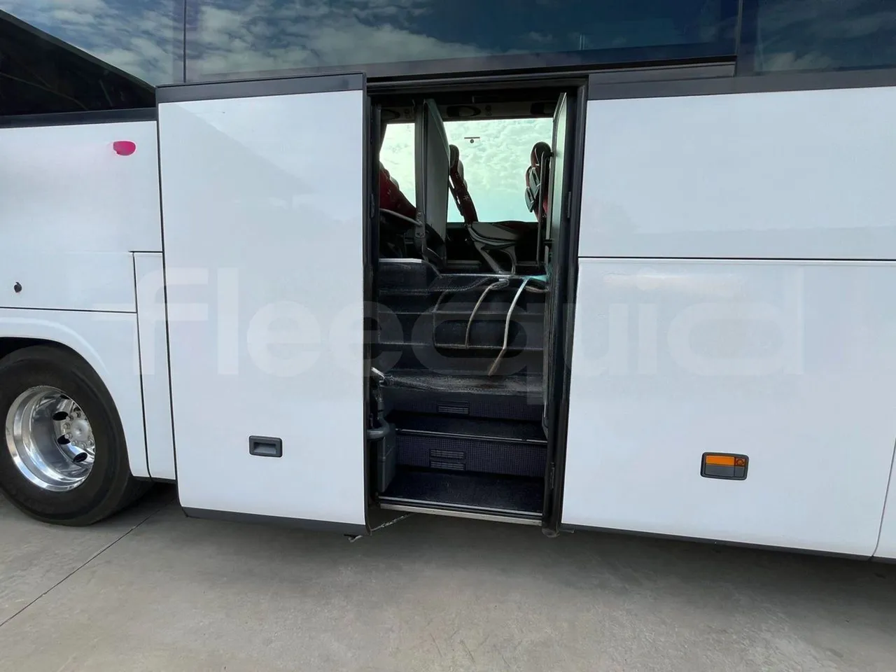 Setra S415 HD - EUR5 - 315kW - 12.2m - front door 2 open