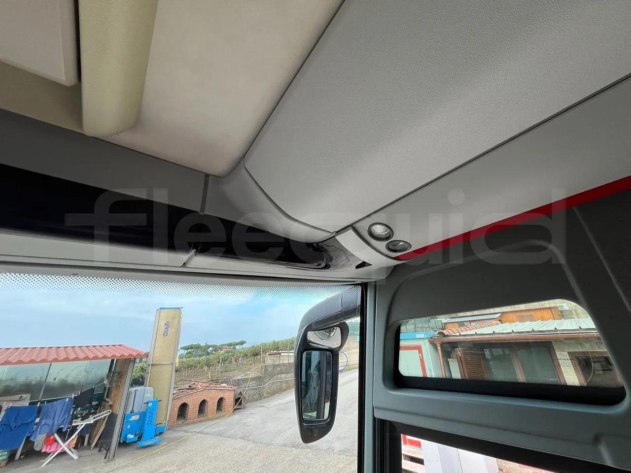 Setra S415 HD - EUR5 - 315kW - 12.2m - door mechanism photo