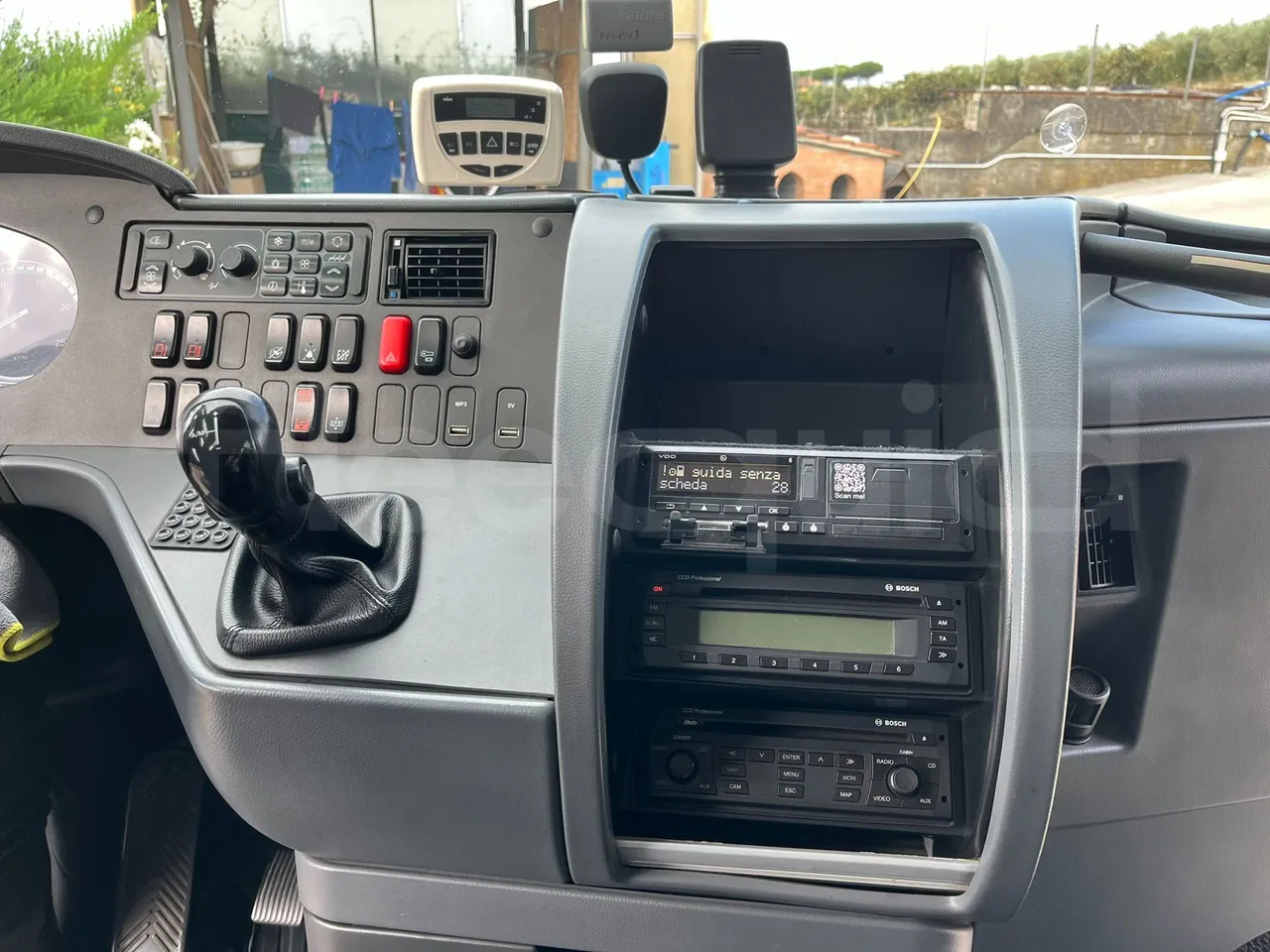 Setra S415 HD - EUR5 - 315kW - 12.2m - driver's seat photo (mandatory for bus to scrap)