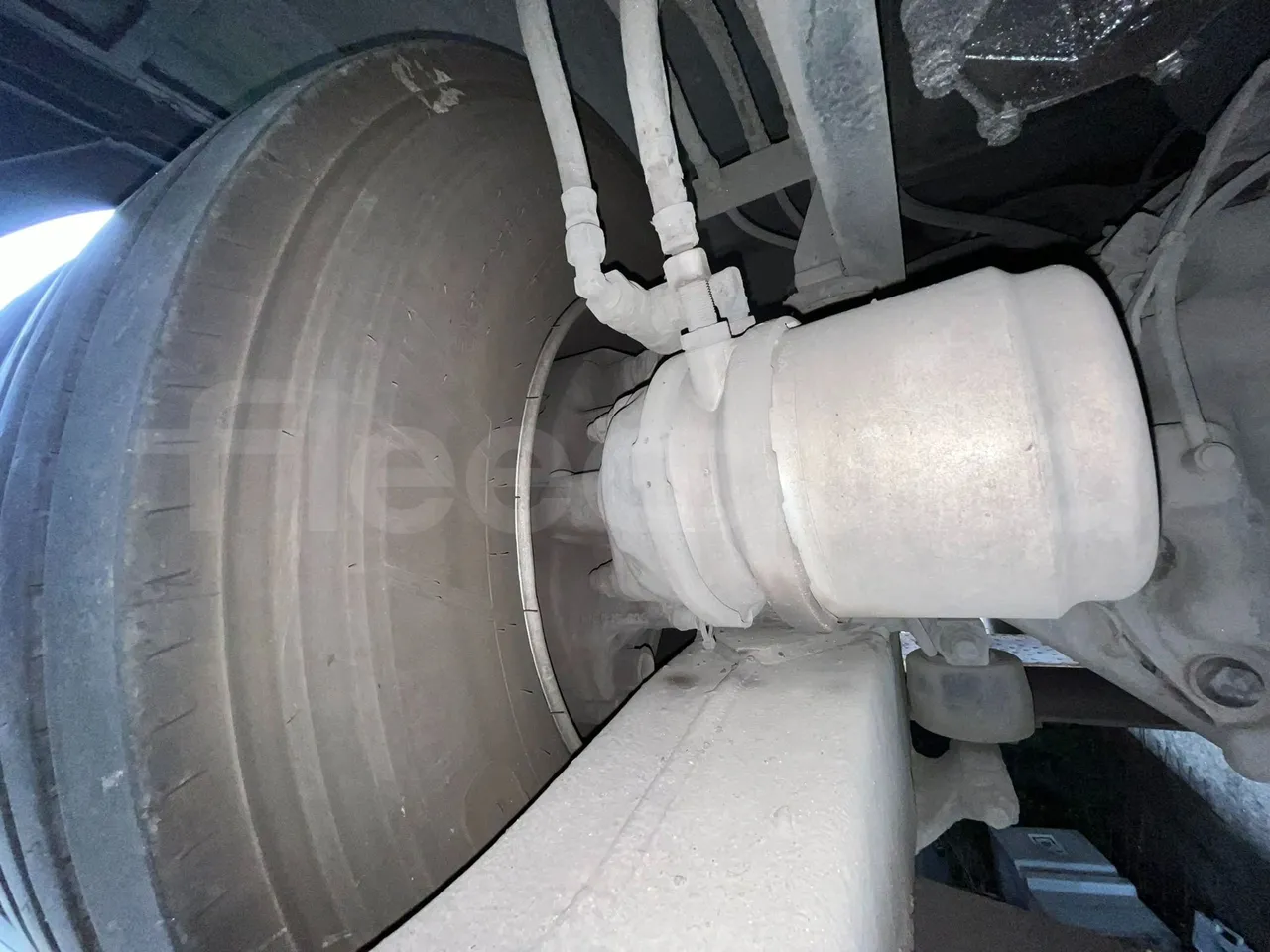 Setra S415 HD - EUR5 - 315kW - 12.2m - front air springs right