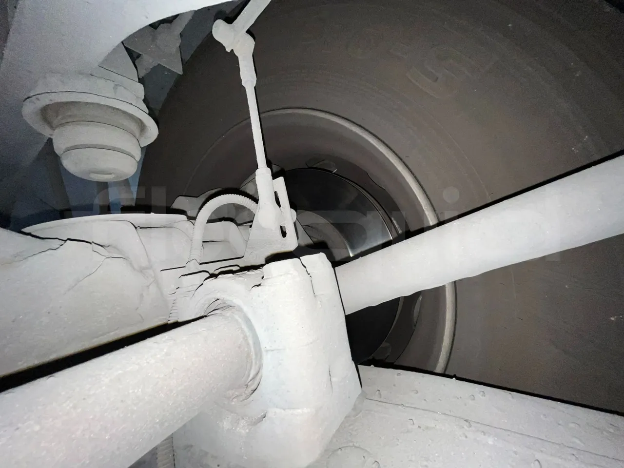 Setra S415 HD - EUR5 - 315kW - 12.2m - front brake calipers left