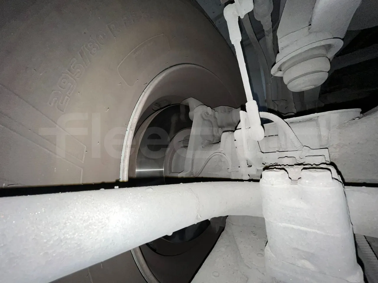 Setra S415 HD - EUR5 - 315kW - 12.2m - front discs left