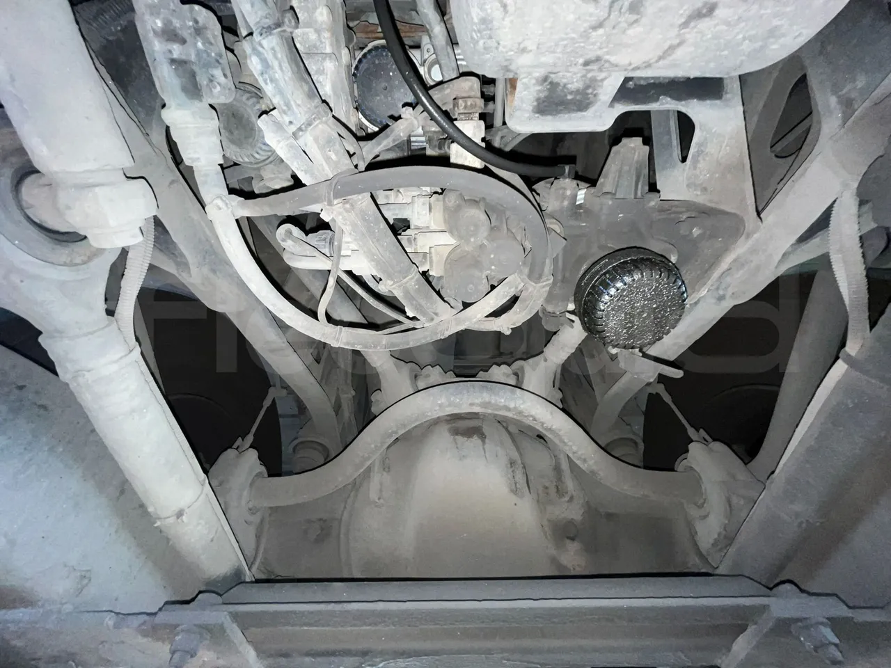 Setra S415 HD - EUR5 - 315kW - 12.2m - front shock absorbers left