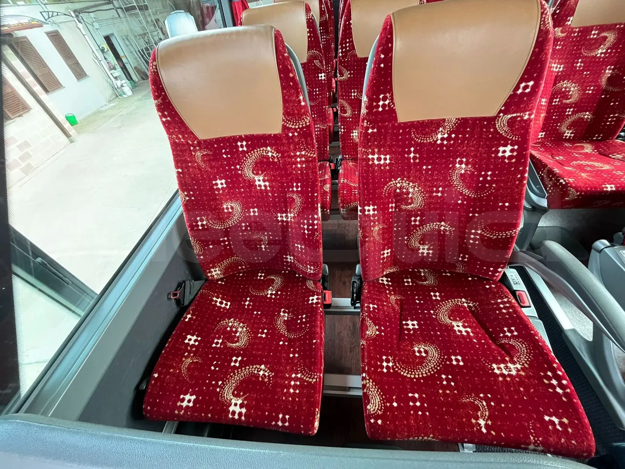 Setra S415 HD - EUR5 - 315kW - 12.2m - overhead compartments photo